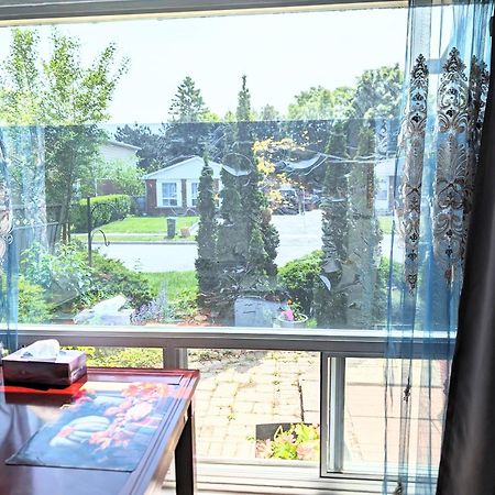 Renovated Cozy Bedroom With Private Washroom Toronto Eksteriør billede
