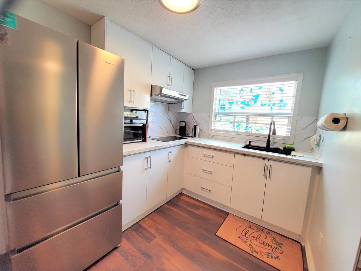 Renovated Cozy Bedroom With Private Washroom Toronto Eksteriør billede