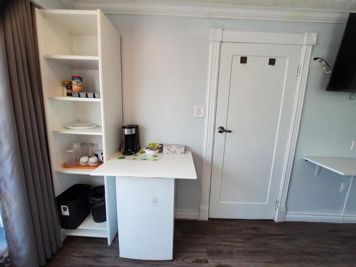 Renovated Cozy Bedroom With Private Washroom Toronto Eksteriør billede